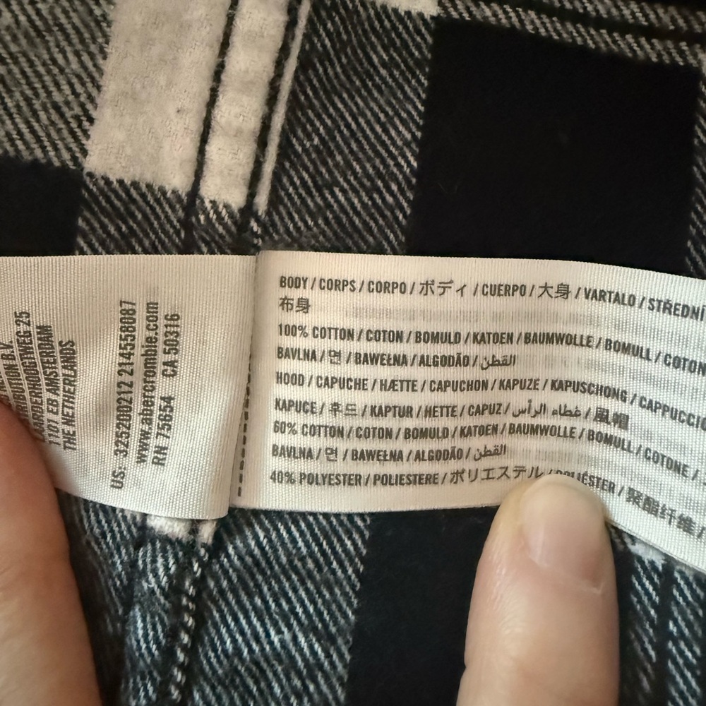 Hollister Plaid Flannel Hooded Button Down - Picture 6 of 7